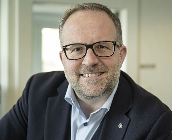 ARC Jean-Bernard Sieber Raphaël Conz, chef du Service cantonal de la promotion de l’économie et de l’innovation: «Des fleurons de l’industrie cessent leurs activités, c’est marquant. Mais d’autres sociétés prennent le relais.»