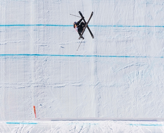 «Grâce aux JOJ, j’ai compris que les Jeux Olympiques, les grands, étaient une compétition comme les autres», dit la snowboardeuse. Elmar Bossard