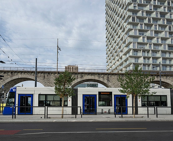 À Galicien, une station longue de 70 mètres accueillera à la fois les rames et les trolleybus. Elle dessert un quartier en pleine transformation. ARC Jean-Bernard Sieber