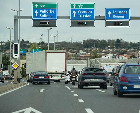 Une grande partie du trafic à destination de l’Ouest lausannois utilise la seule jonction de Crissier. Les alentours du carrefour sont congestionnés. ARC Jean-Bernard Sieber