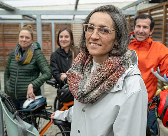 Zoé Dardel, responsable de l’Unité vélo de la Direction générale de la mobilité et des routes et ses collègues : « Nous visons 500 kilomètres de pistes cyclables en 2035. » ARC Jean-Bernard Sieber